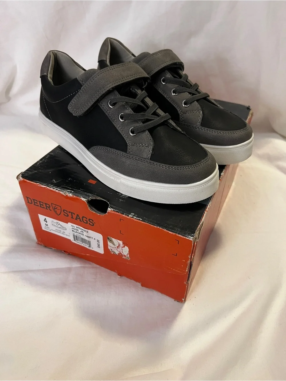 Boy’s Black and Gray Casual Elastic No-Tie Sneakers Size 4